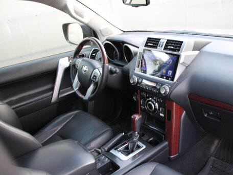 2015 Toyota Land Cruiser Prado 6-speed 150 Series Рестайлинг 1, серый, 3800000 рублей, вид 3