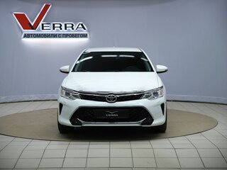 2016 Toyota Camry VII (XV50) Рестайлинг, белый, 1990000 рублей, вид 2