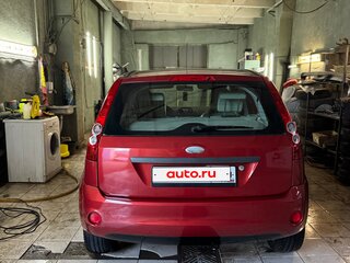 2006 Ford Fiesta Mk5, красный, 390000 рублей, вид 4