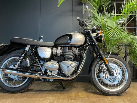 2025 Triumph Bonneville T120, чёрный, 2150000 рублей, вид 1
