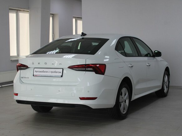 2021 Skoda Octavia IV (A8), белый, 2349900 рублей - вид 3