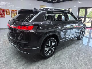 2023 Volkswagen Tayron I Рестайлинг, чёрный, 1860000 рублей, вид 5