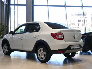 2021 Renault Logan Stepway II Рестайлинг, белый, 995000 рублей, вид 4