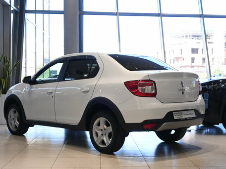 2021 Renault Logan Stepway II Рестайлинг, белый, 920000 рублей, вид 4