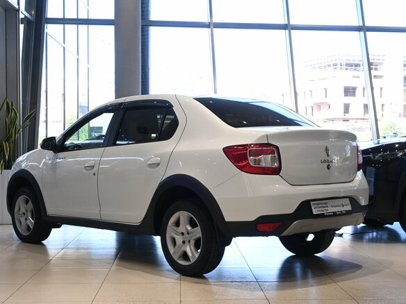 2021 Renault Logan Stepway II Рестайлинг, белый, 899000 рублей - вид 4
