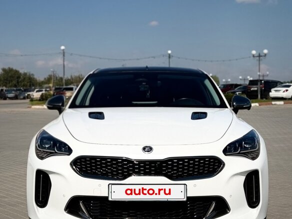 2020 Kia Stinger I Рестайлинг, белый - вид 3