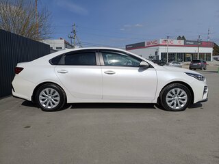 2020 Kia Cerato III Рестайлинг (Classic), белый, 2199000 рублей, вид 4