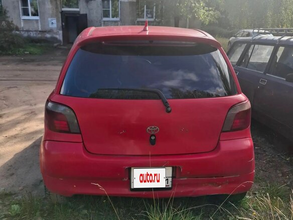 2000 Toyota Vitz I (P10), красный, 290000 рублей - вид 1