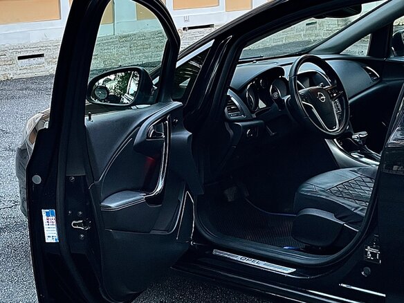 2011 Opel Astra J, чёрный, 730000 рублей - вид 7