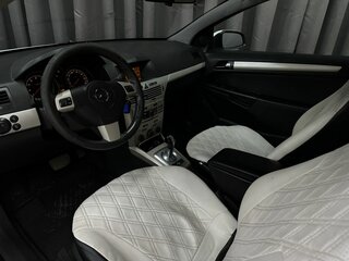 2008 Opel Astra GTC H Рестайлинг, белый, 329777 рублей, вид 5
