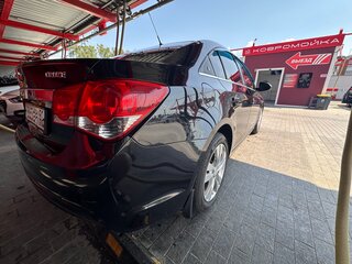2013 Chevrolet Cruze I Рестайлинг, чёрный, 700000 рублей, вид 2