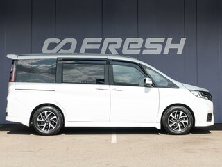 2017 Honda Stepwgn Spada V Рестайлинг, белый, 2120000 рублей, вид 5