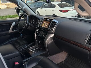 2014 Toyota Land Cruiser 200 Series Рестайлинг 1, белый, 4500000 рублей, вид 5