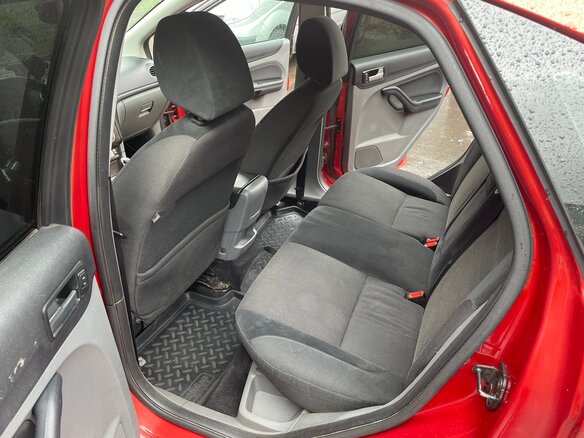 2008 Ford Focus II Рестайлинг, красный, 370000 рублей - вид 18