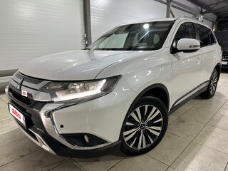 2021 Mitsubishi Outlander III Рестайлинг 3, белый, 2350000 рублей, вид 3
