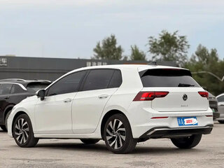 2026 Volkswagen Golf VIII Рестайлинг, белый, 2710000 рублей, вид 4