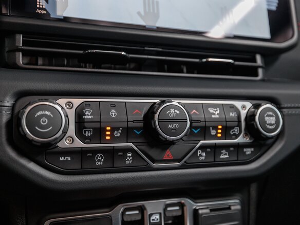 2026 Jeep Wrangler IV (JL) Рестайлинг, чёрный, 9200000 рублей - вид 17