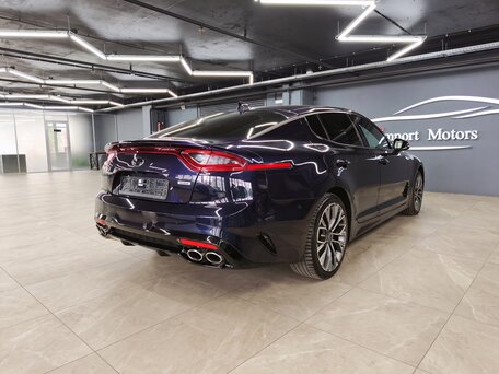 2019 Kia Stinger I, синий, 2299000 рублей, вид 5