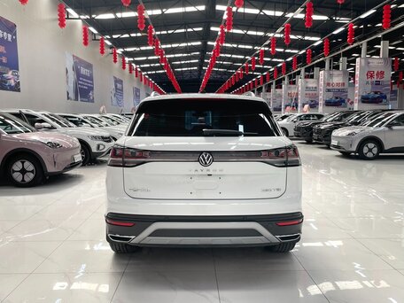2023 Volkswagen Tayron I Рестайлинг, белый, 2426000 рублей, вид 5