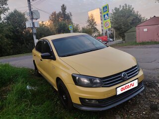 2017 Volkswagen Polo V Рестайлинг, жёлтый, 470000 рублей, вид 3