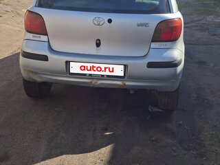 2003 Toyota Yaris I Рестайлинг, серебристый, 300000 рублей, вид 4