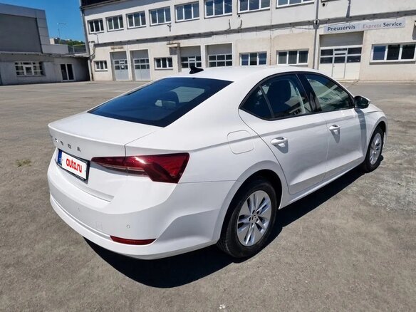 2023 Skoda Octavia IV (A8), белый, 2242000 рублей - вид 1