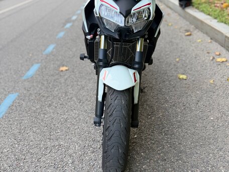 2021 Kawasaki Z 650, белый, 690000 рублей, вид 4