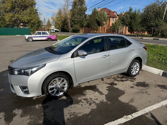 2013 Toyota Corolla XI (E160, E170, E180), серебристый - вид 5