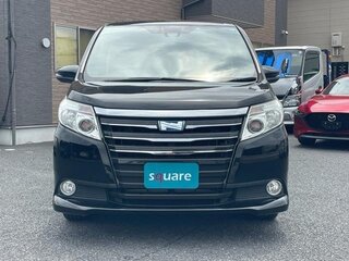 2017 Toyota Noah III (R80), белый, 1400000 рублей, вид 2