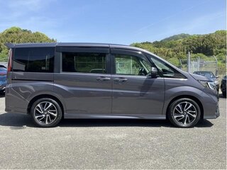 2021 Honda Stepwgn Spada V Рестайлинг, серебристый, 1960000 рублей, вид 5
