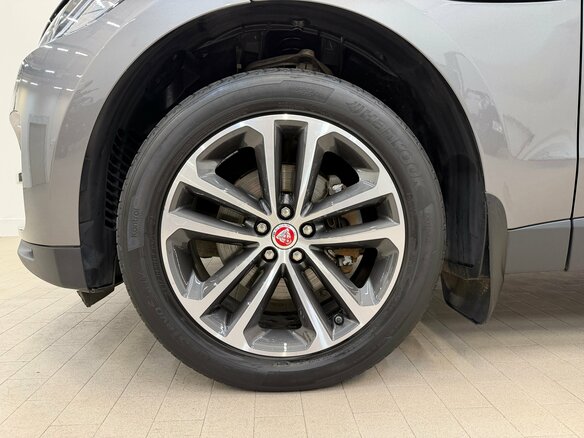 2017 Jaguar F-Pace I, серый, 2390000 рублей - вид 7