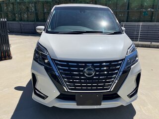 2022 Nissan Serena S-Hybrid V (C27) Рестайлинг, белый, 1550000 рублей, вид 2