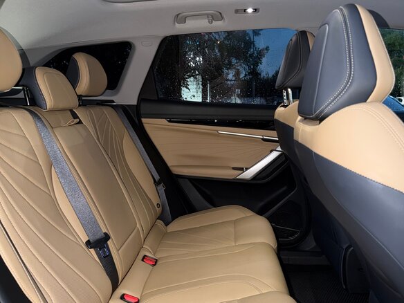 2023 Geely Atlas II, чёрный, 2300000 рублей - вид 8