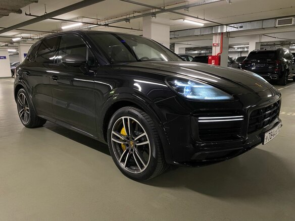 2021 Porsche Cayenne Turbo III, чёрный, 14790000 рублей - вид 2