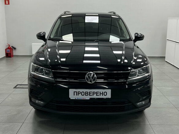 2020 Volkswagen Tiguan II, чёрный, 2599000 рублей - вид 1