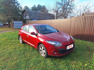 2011 Renault Megane III, красный, 800000 рублей, вид 4