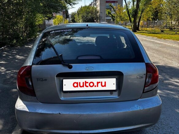 2003 Kia Rio I Рестайлинг, серебристый, 180000 рублей - вид 4