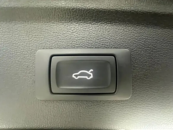 2023 Audi A3 Sportback 35 TFSI IV (8Y), зелёный, 2180000 рублей - вид 22