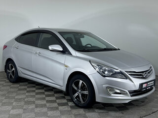 2014 Hyundai Solaris I Рестайлинг, серебристый, 897000 рублей, вид 2