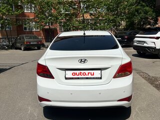 2016 Hyundai Solaris I Рестайлинг, белый, 700000 рублей, вид 3