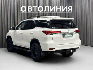 2017 Toyota Fortuner II, белый, 3000000 рублей, вид 4