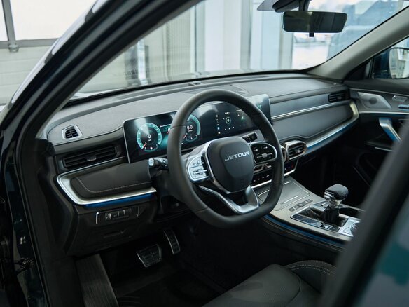 2026 Jetour X70+ I, зелёный, 3399000 рублей - вид 5