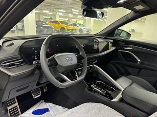 2025 Audi Q5 40 TDI III (GU), чёрный, 8070700 рублей, вид 5