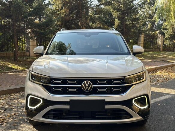 2023 Volkswagen Tayron I Рестайлинг, белый, 2150000 рублей - вид 2