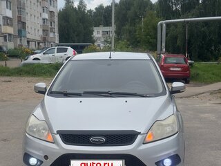 2011 Ford Focus II Рестайлинг, серебристый, 350000 рублей, вид 1