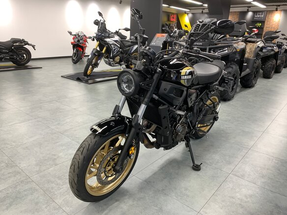 2023 Yamaha XSR700, чёрный, 890000 рублей - вид 2