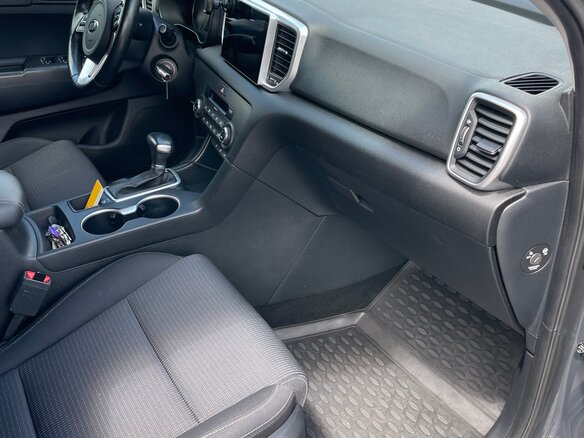 2021 Kia Sportage IV Рестайлинг, серый, 1750000 рублей - вид 7