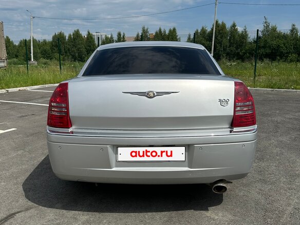 2005 Chrysler 300C I, серебристый, 1300000 рублей - вид 6