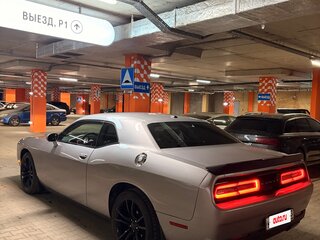 2016 Dodge Challenger III Рестайлинг 2, серый, 2600000 рублей, вид 4