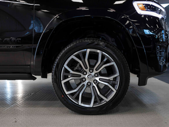 2026 Ram 1500 Crew Cab V Рестайлинг, чёрный, 10490000 рублей - вид 11